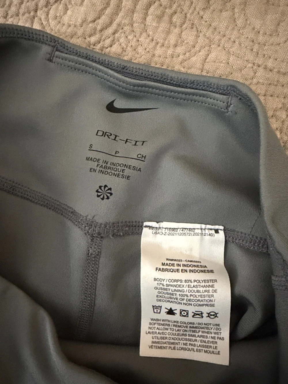 NIKE Dri-Fit Girl High Rise Yoga Leggings Cool Grey Silver